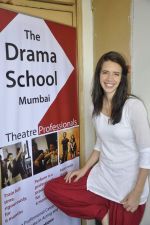 Kalki Koechlin snapped at Mumbai Drama school in Charni Road, Mumbai on 28th April 2013 (49).JPG